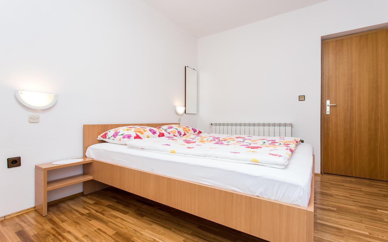 Apartments Lucija 2 Baska  Bagian luar foto