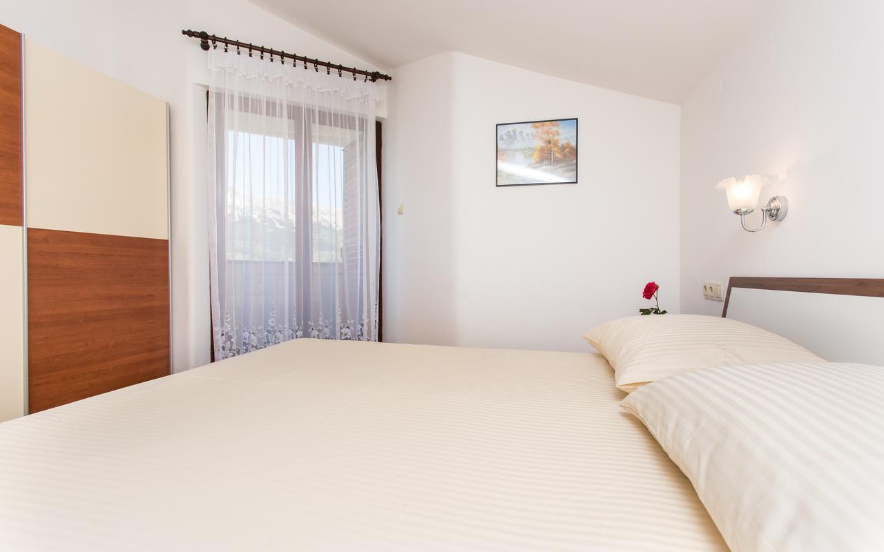 Apartments Lucija 2 Baska  Bagian luar foto